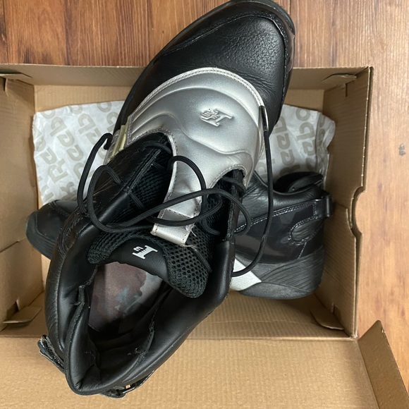 Answer V - Picture 3 of 11